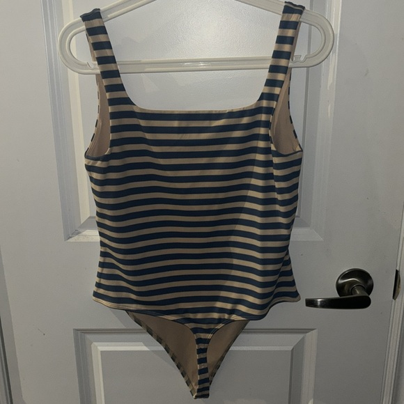 Aritzia Babaton Striped Tank Contour Bodysuit in Beige/Blue Size L - Picture 4 of 6